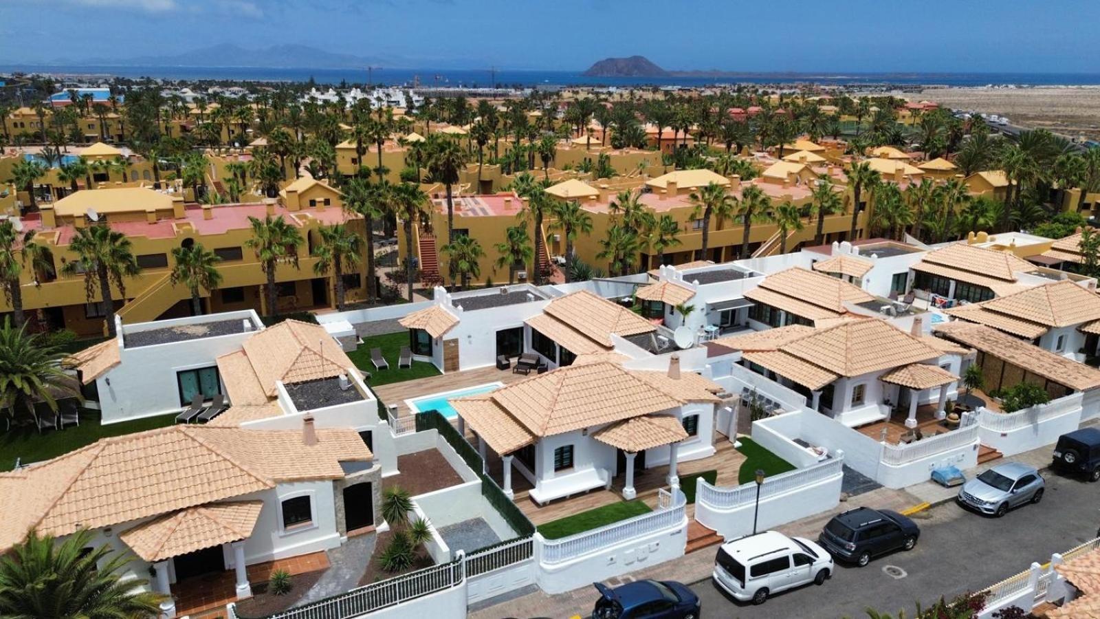 Villa Relax Deluxe Private Pool Corralejo By Holidays Home Экстерьер фото